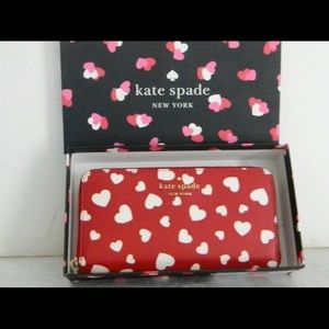 ❤️Brand New (with tags) Kate Spade Staci heart printed phone wristlet wallet❤️